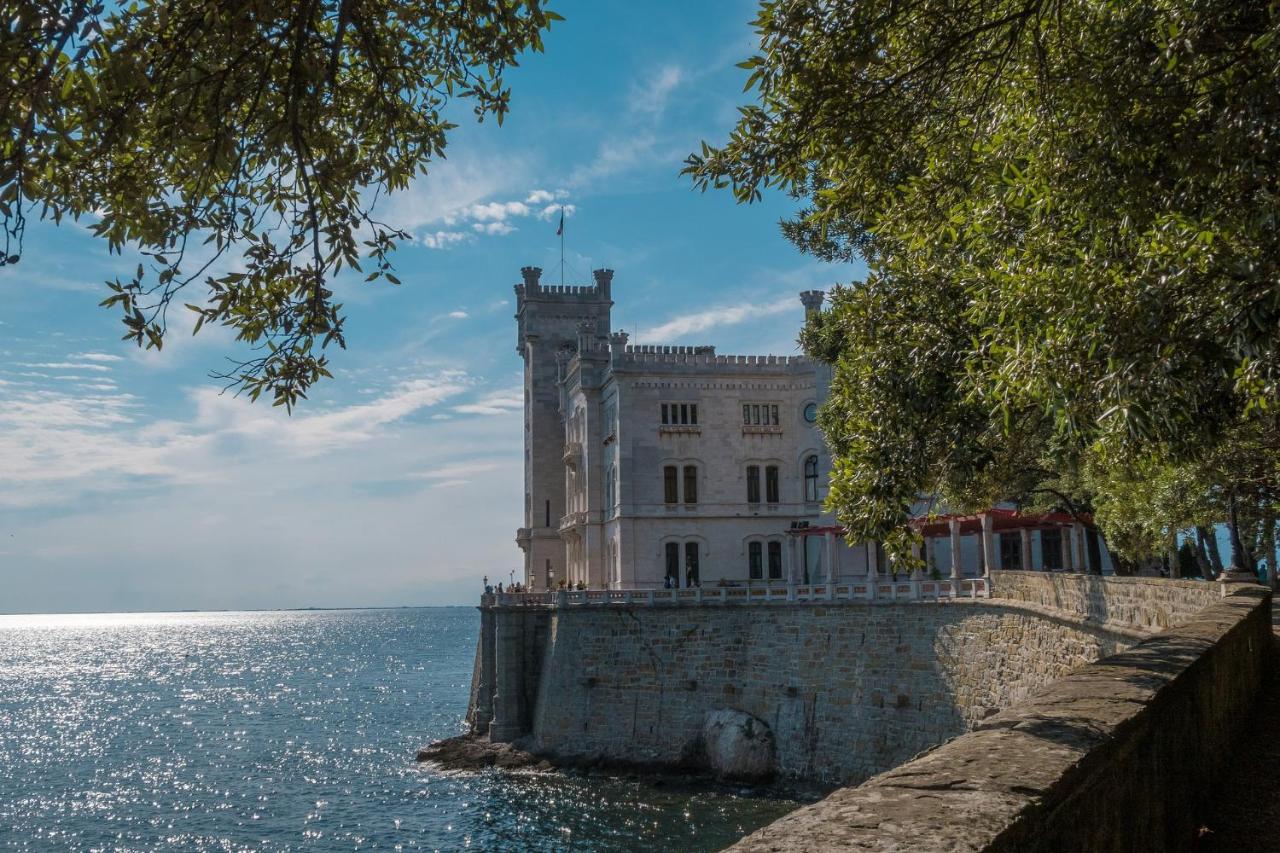 Apartamento Residenza D'Annunzio Trieste Exterior foto